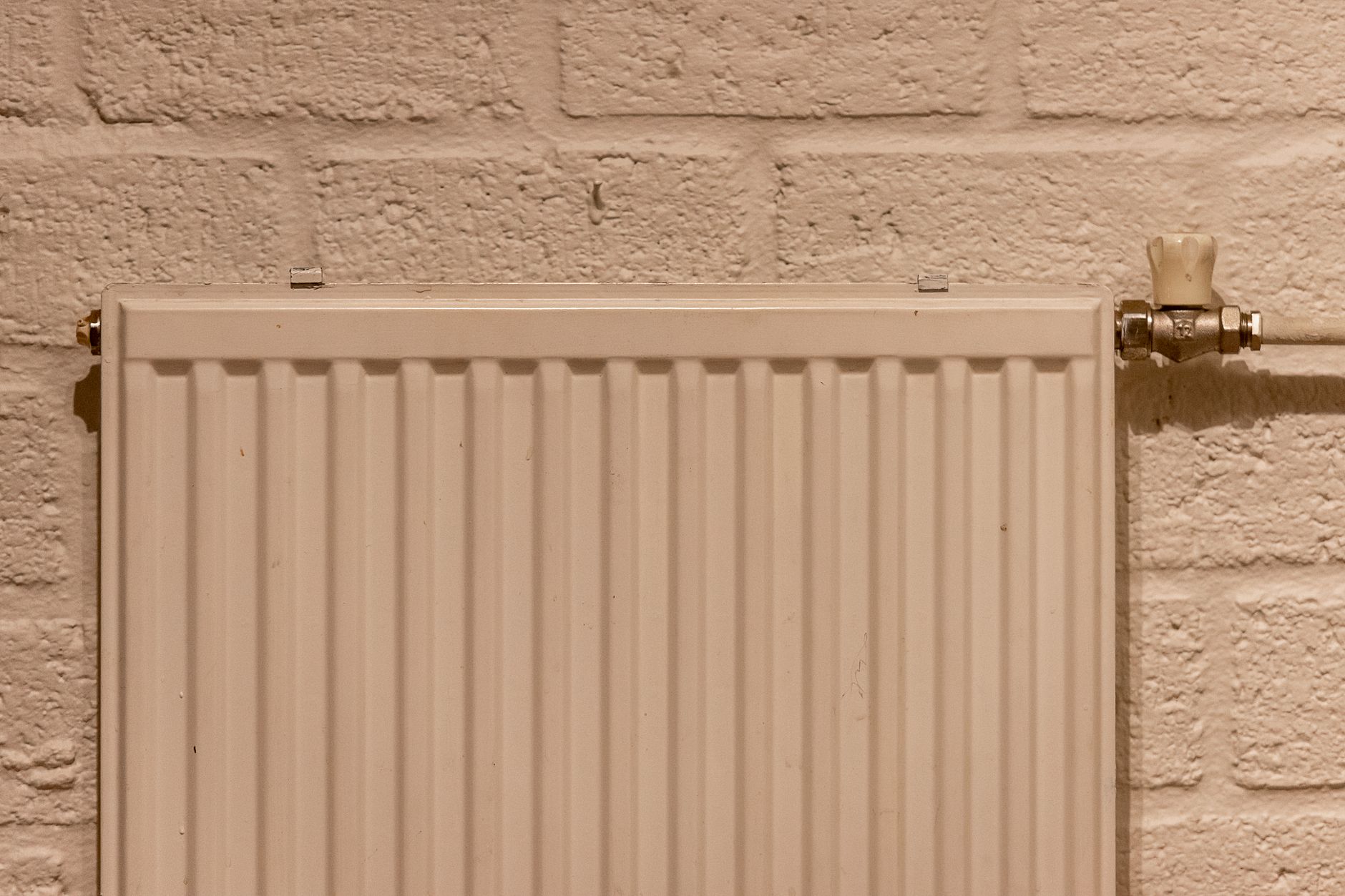 Smart heating system installation in social housing