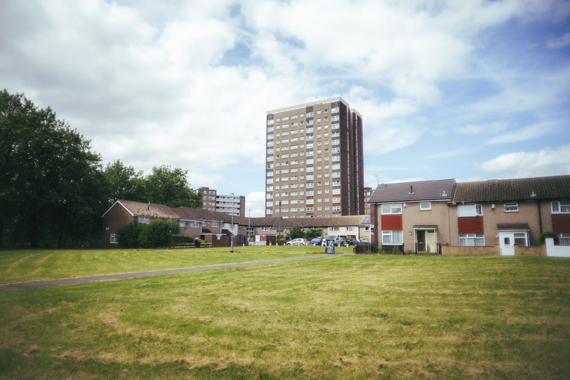 Southwark council housing estate – rows of brick buildings with communal gardens